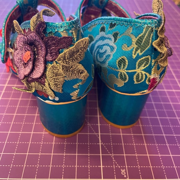 NWOB Irregular Choice size 38, size 7 floral embroidered heels. - Picture 4 of 4